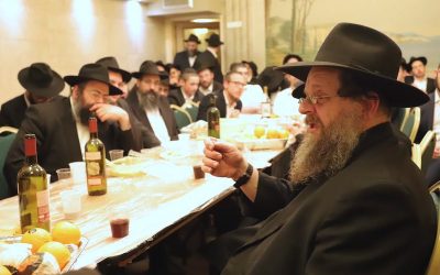 Farbrenguen à l’occasion du 18 Nissan, anniversaire de Rabbi Levi Itshak Schneerson, au Beth Haya Mouchka
