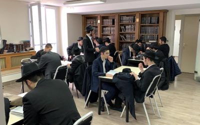 Fin de Tichri 5781  : « Seder Bein Hazmanim » pour les Ba’hourim au Beth Loubavitch 8, rue Lamartine Paris 9ème
