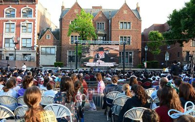 Crown Heights : Rassemblement de Lag Baomer  face au 770