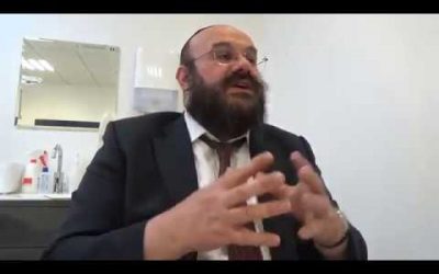 Avot ch. 1: Pourquoi est-il important d&rsquo;assister à un cours de Torah? Par Rav Yossi Amar