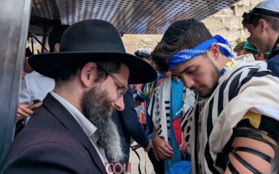 Jérusalem. Affluence record au stand Habad de Tefilines du Kotel : 1000 personnes en une heure et demi