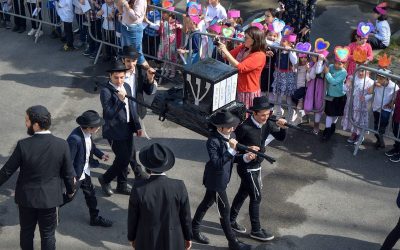Yerres : Parade de Lag Baomer avec les élèves des institutions scolaires Beth Rivkah