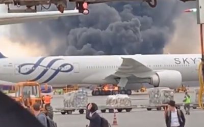 Russie: 41 morts après l&rsquo;atterrissage d&rsquo;urgence d&rsquo;un avion en feu à Moscou