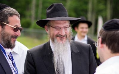 Etats-Unis : Le grand rabbin de Russie et Chaliah du Rabbi, le Rav Berel Lazar, a visité une colonie de vacances pour enfants spéciaux
