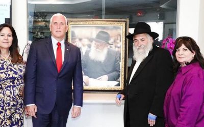 Le vice-président américain, Mike Pence, se rend au Beth Habad de Poway