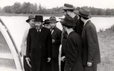 EN IMAGES. Le Rabbi visite de camps « Gan Israel » dans les années 50