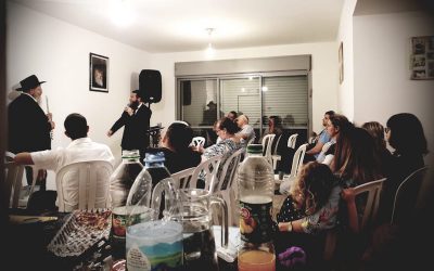 Erev Habad « Torah Café », organisé par le Rav Israel Deutsch au Beth Habad de Kiryat Matalon