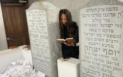 Naomi Campbell poste un message touchant sur son compte Instagram et Facebook à propos du Rabbi de Loubavitch