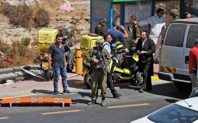 Attentat à la voiture Bélier à Gush Etzion : Un jeune homme de 18 ans grièvement blessé et un autre de 20 ans légèrement blessé