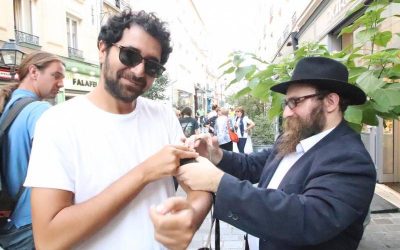 EN IMAGES : Mivtsa Tefilines à la rue des Rosiers avec le Rav Israel Lubecki