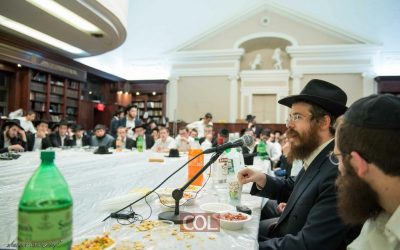 Crown Heights : Grand Farbrenguen pour les Bahourim qui retournent en Erets Israel