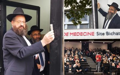 Photo du jour : Le Rav Mendel Azimov pose la Mezouza au nouveau Beth Loubavitch des étudiants de Bichat