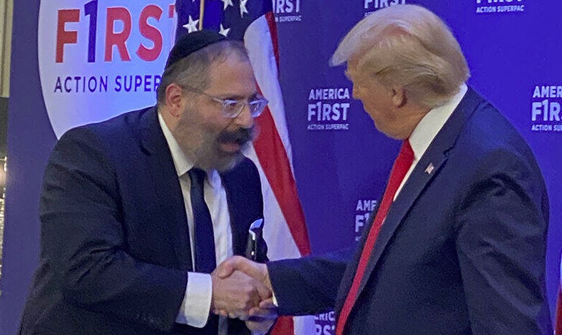 VIDEO. Le Rav Yossef Its’hak Jacobson bénit le président Donald J. Trump lors d’un dîner organisé par America First