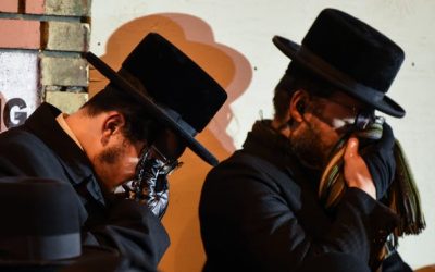 Des milliers de personnes assistent aux deux funérailles déchirants des victimes de la fusillade à Jersey City