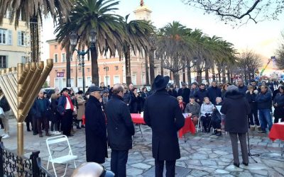 Corse : Pour la première fois, un allumage de ‘Hanouccah à Porto Vecchio en présence du Maire, Mr Georges Mela