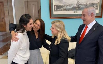 Moscou : Naama Issachar et sa mère Yaffa, retournent ensemble en Israël avec Binyamin et Sarah Netanyahu