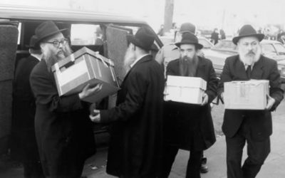 Le 6 Tevet, « Jour Séguoula », le Rabbi invita tout le monde à écrire leurs noms avec des demandes de bénédictions