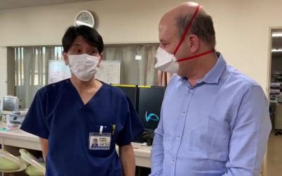 Coronavirus: un spécialiste d’un hôpital de Jérusalem rend visite aux Israéliens hospitalisés au Japon