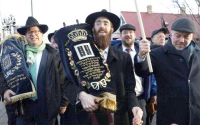 Le premier Sefer Torah inauguré en Islande par le Beth Habad de Reykjavik