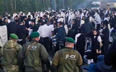 Le ministre Zeev Elkin aux 1500 Hassidim Breslev bloqués à la frontière avec l’Ukraine : « Revenez en Israël »