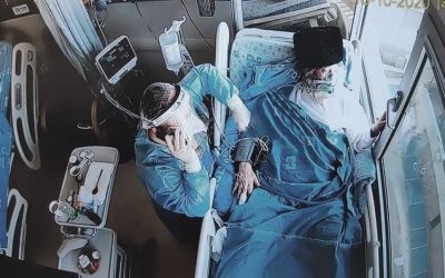 Depuis le mariage de son fils dans la cours de l&rsquo;hôpital, l&rsquo;état du père atteint du Covid-19 a commencé à s&rsquo;améliorer