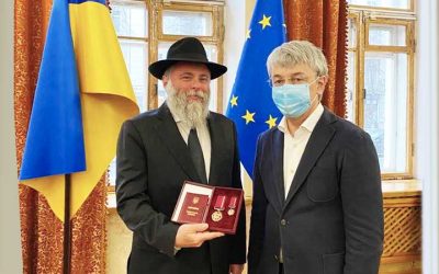 Le grand rabbin et Chalia’h Habad à Kiev reçoit la Médaille d’honneur du ministre ukrainien de la Culture