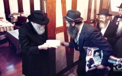 Photo du jour : Le Rabbi reçoit les « Pidyon Nefesh » la veille de Roch Hachana
