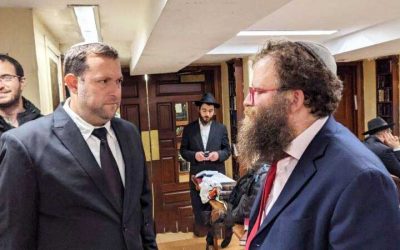 Yossi Dagan, le président du Conseil régional israélien de Shomron, visite le 770