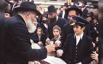 Photo du jour : Le Rabbi et un enfant de Tsivot Hachem