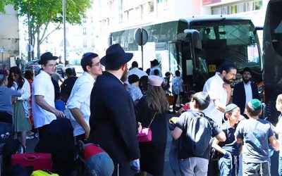 Paris : Départs en autocars de la colonie de vacances « Panassim »