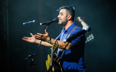 Ishay Ribo chante pour Lev Tov & Or Babayit au Théâtre Mogador de Paris