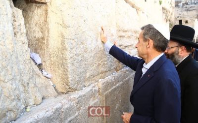 Nicolas Sarkozy se rend au Mur des Lamentations