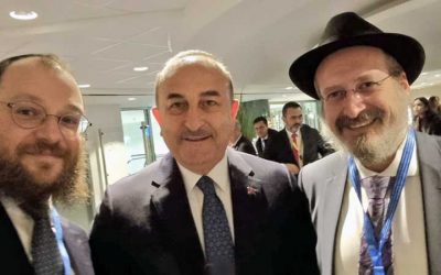 Des émissaires du Rabbi participent à la Conférence internationale des donateurs pour soutenir les victimes du séisme en Turquie et en Syrie