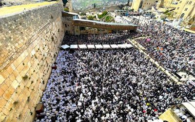 Hol Hamoed Pessa’h 5783 : 15 000 personnes ont assisté à la bénédiction des Cohanim ce matin au Kotel