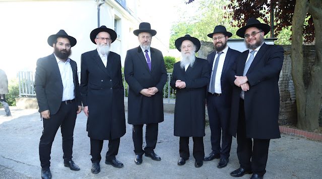 Dans le cadre de ‘Lemaan Yilmedou’ : Le Grand Rabbin d’Israël, Rav David Lau visite la Yéchiva Loubavitch de Brunoy et le Séminaire Beth Rivkah