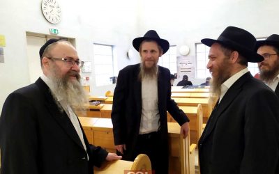 Le Rav Elhanan Cohen, émissaire du Rabbi à Alma-Ata, Kazakhstan, visite les institutions « Chneor » à Aubervilliers