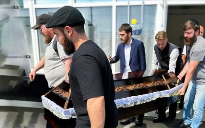 Un acte de bonté exceptionnel en Ukraine : des jeunes Loubavitch organisent les funérailles d’une femme sans famille à Vinnytsia