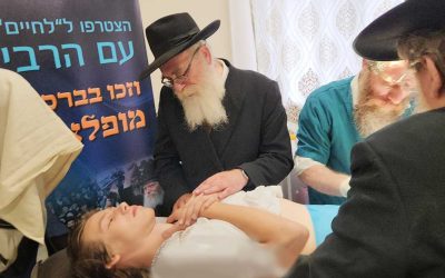 20 Av au Kazakhstan : Circoncision émouvante d’un adolescent Juif lors de la Hilloula au Ohel de Rabbi Levi Its’hak