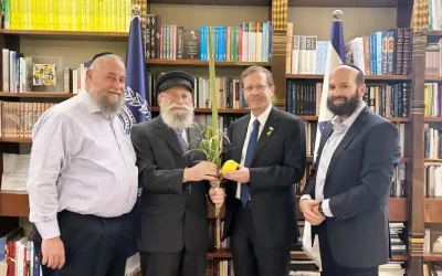 À l’approche de Souccot : Une délégation de Habad apporte les quatre espèces au Président d’Israël