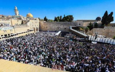 Hol Hamoed Souccot au Kotel : Des dizaines de milliers de personnes participent à la bénédiction des Cohanim