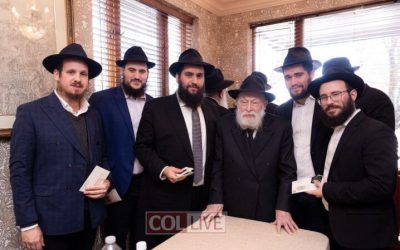 Le Rav Yehouda Krinsky rencontre les Chlou&rsquo;him des Emirats avant leur depart