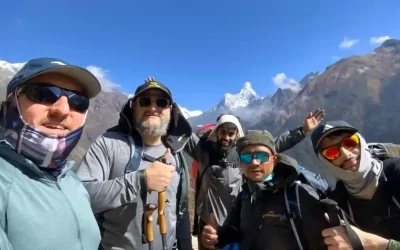 Une première mondiale : Un Tanya imprimé en hélicoptère au sommet du Gokyo Ri dans l&rsquo;Himalaya