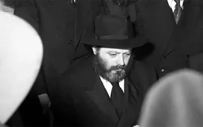 VIDEOS. Farbrenguen du Rabbi de Loubavitch de Youd Chevat 1952 et 1954