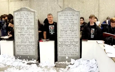 « J&rsquo;y puise ma force » : Le père d&rsquo;un otage israélien évoque ses visites au Ohel du Rabbi