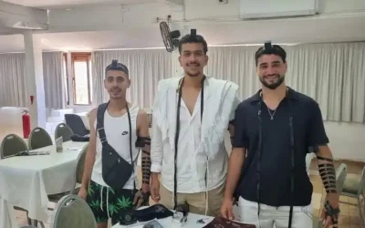 Un hommage émouvant au cœur d’une révolution spirituelle : Quand la jeunesse israélienne honore un héros à Chypre