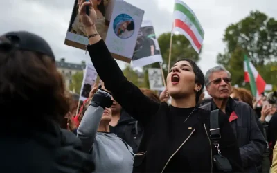 Une jeune Iranienne de Téhéran : « Nous prions pour qu&rsquo;Israël continue d&rsquo;éliminer les dirigeants et que notre cauchemar se termine »
