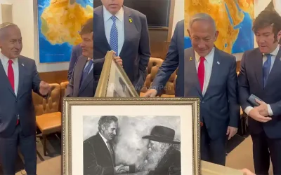Un cadeau exceptionnel : le président argentin offre à Netanyahou un tableau unique de sa rencontre avec le Rabbi