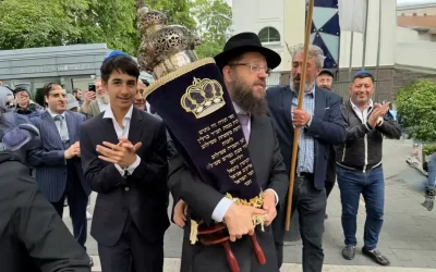 Berlin : Un nouveau Sefer Torah inauguré dans le Beth Habad malgré la montée de l&rsquo;antisémitisme