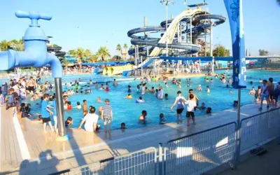 Des milliers d&rsquo;enfants Habad célèbrent la fin de l&rsquo;été au parc aquatique Yamit 2000
