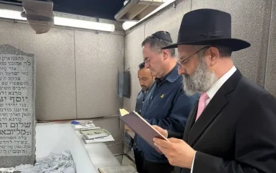 Le ministre israélien de la Défense Israel Katz se recueille au Ohel du Rabbi de Loubavitch